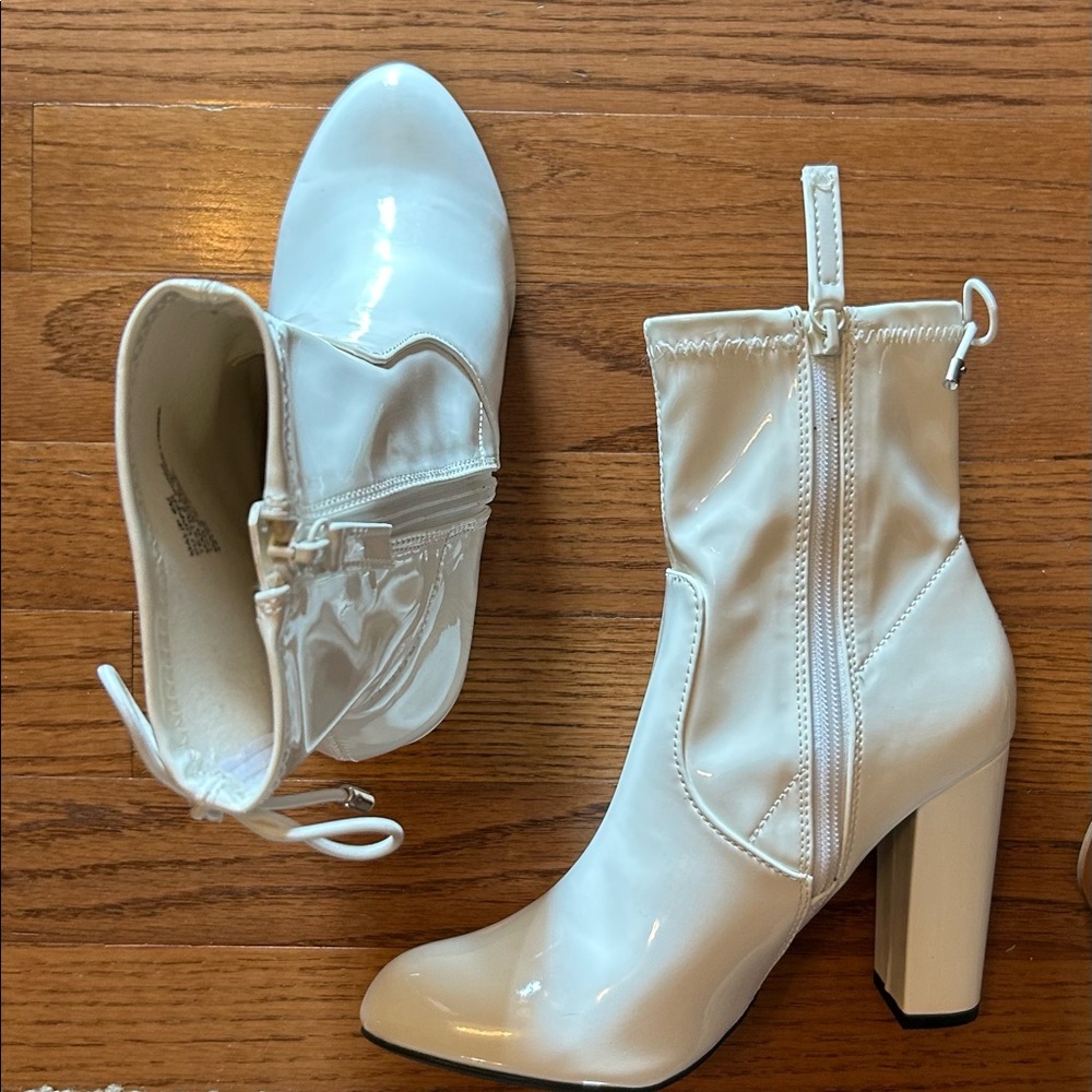 Womens white patent look, short booties size 6